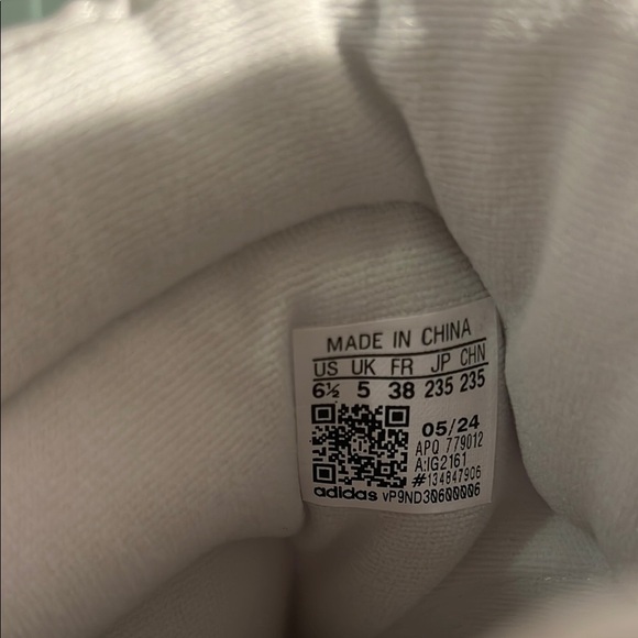 Adidas Mint Green Winter Boots, Women’s 6.5 - Picture 3 of 6